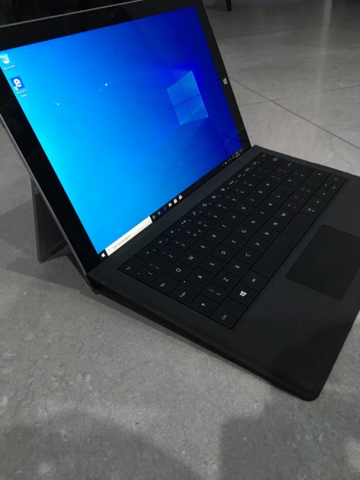 Microsoft Surface Pro 4th Gen i5